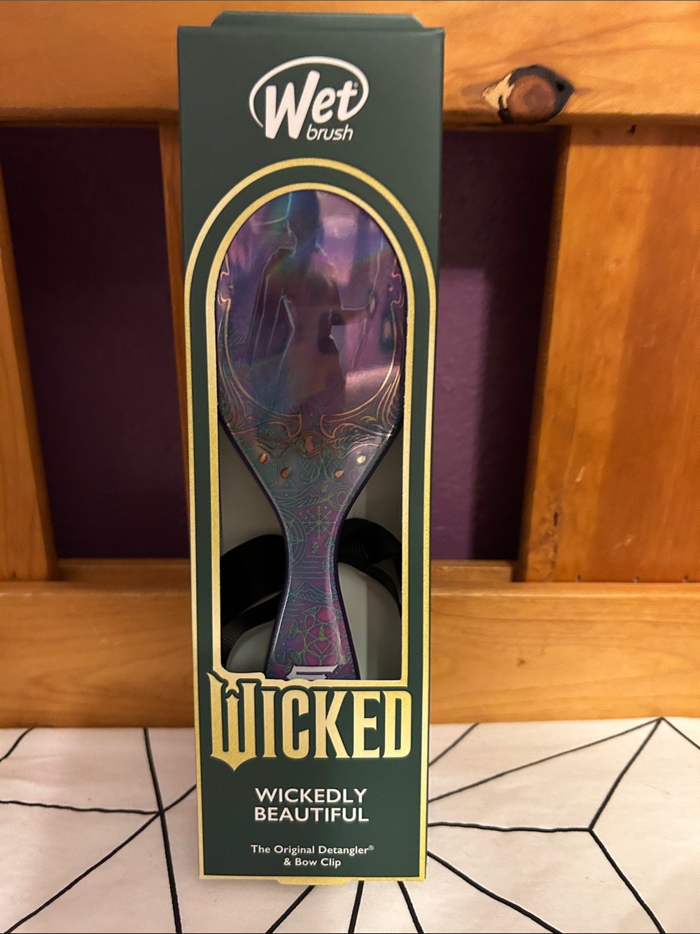 Wet Brush Wicked Iridescent Purple Detangler Brush